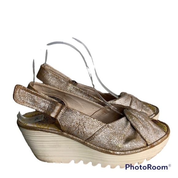 FLY LONDON GOLD TAN WHITE WEDGE SANDALS SIZE 7 - Picture 1 of 6